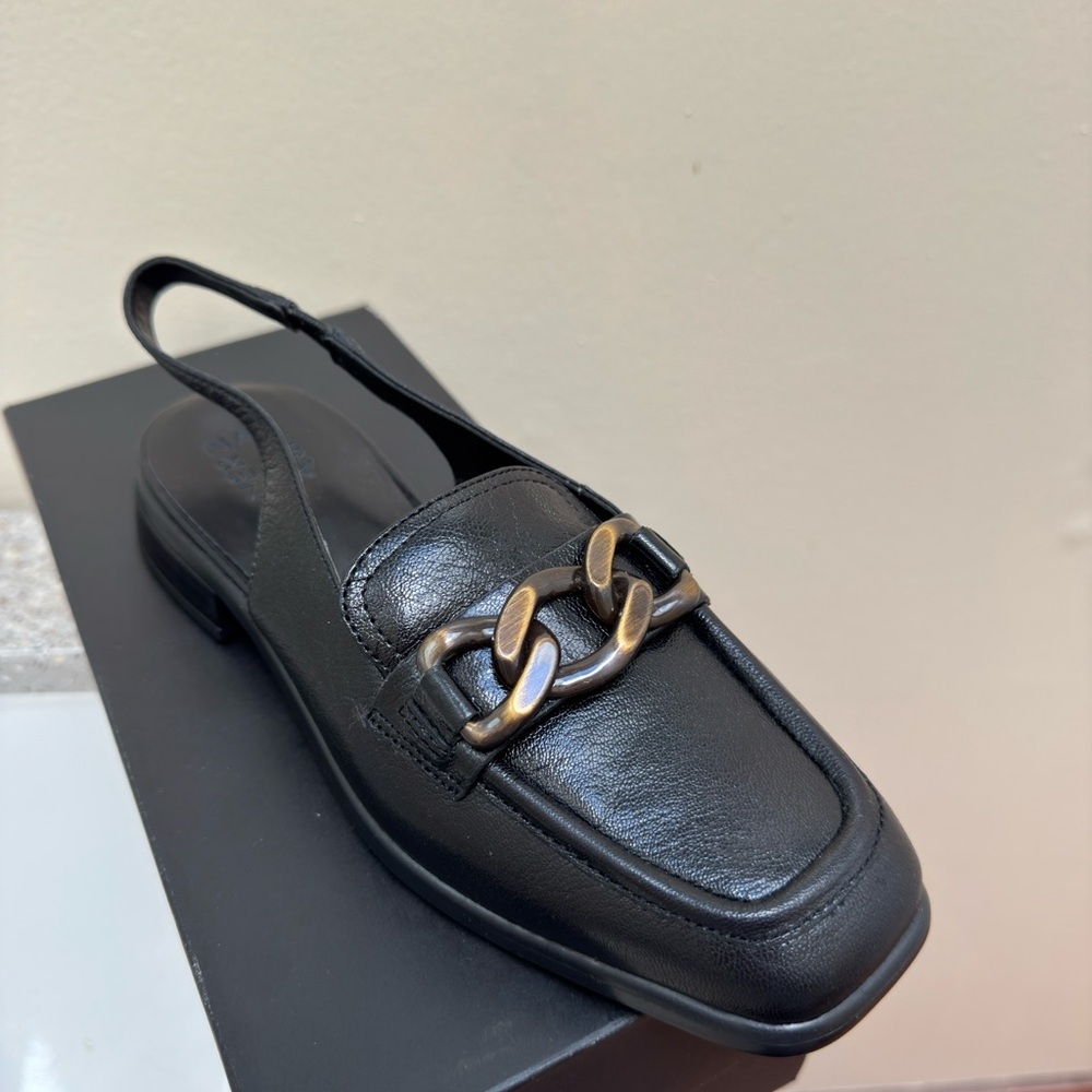 Naturalizer Black Leather Loafers with Gold Chain brand new